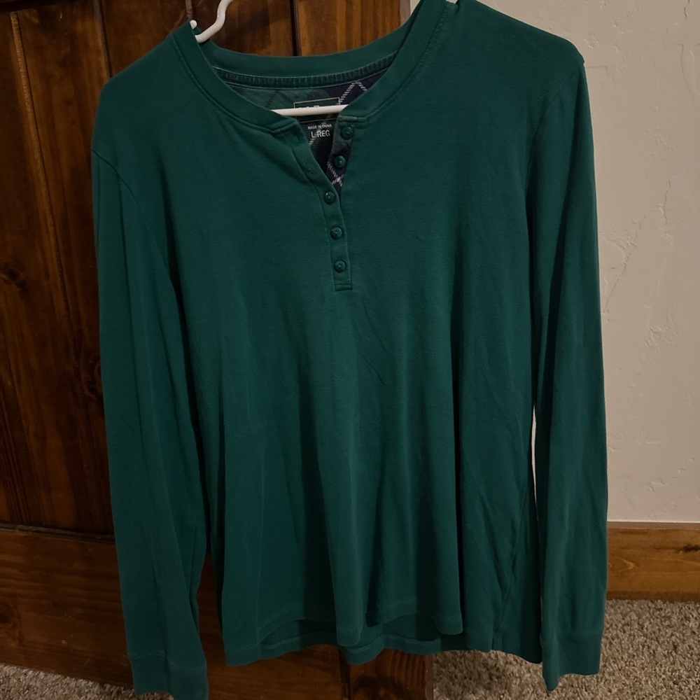 LL bean Women's Green Long Sleeve Henley Top